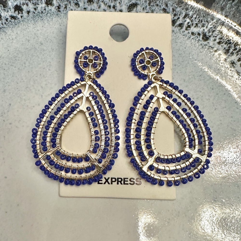 1 pair Fashionable Beaded Teardrop Dangle Earrings Blue & lt gold tone. Unworn